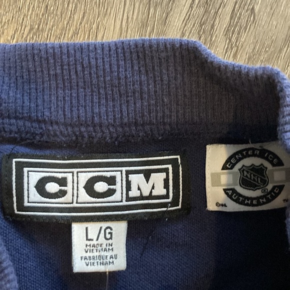 [SOLD] CCM NHL Toronto Maple Leafs Crewneck - Picture 3 of 4